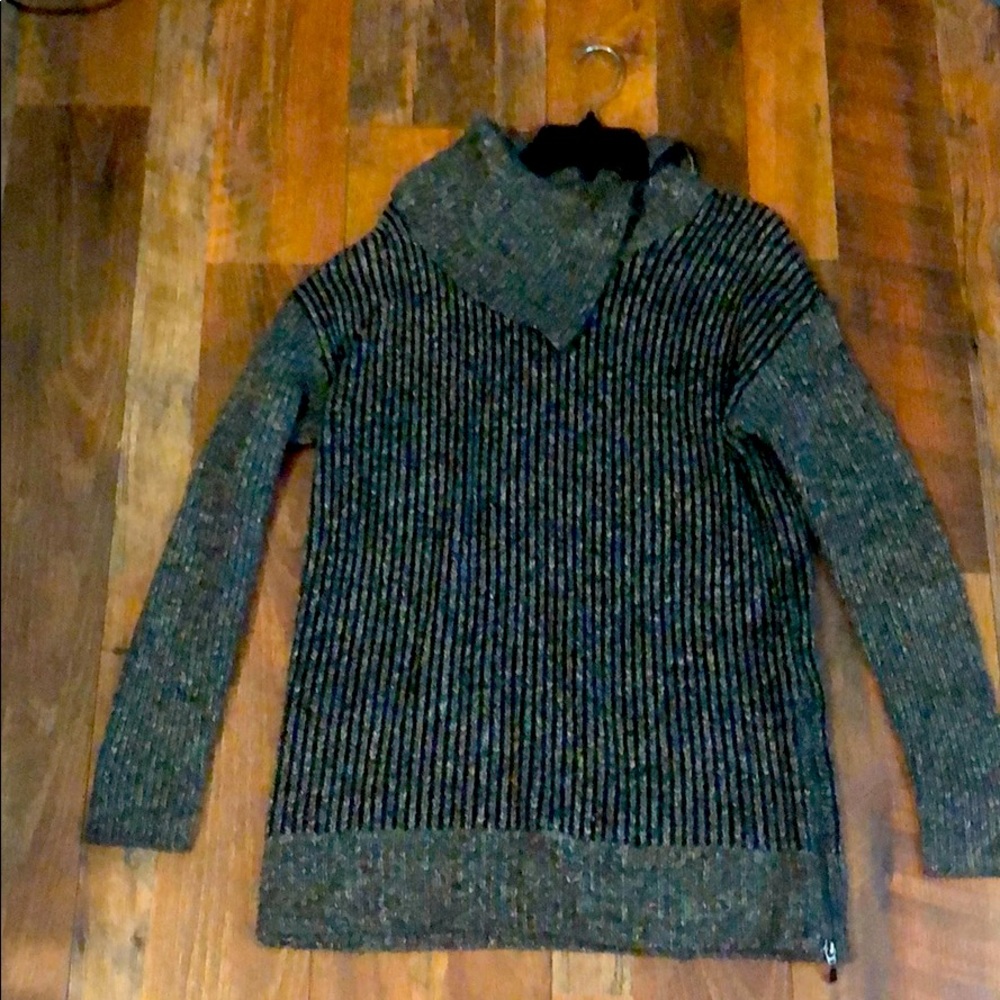 Long multicolored sweater